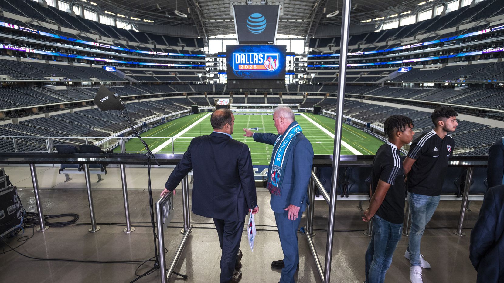 Read more about the article Photos: Local stakeholders pitch AT&T Stadium, Dallas-area to FIFA delegates for 2026 World Cup matches